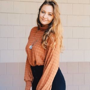 Meet your Posher, Anna